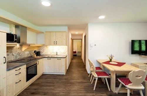 Ukanc Apartment | The Woodland Nook Apartments Bohinj - Classic Two Bedroom Apartment with Balcony