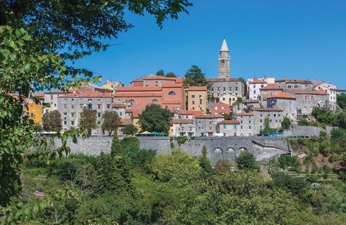 Snasici House | This beautiful semi-detached house in traditional Istrian style is comfortably furnished.
