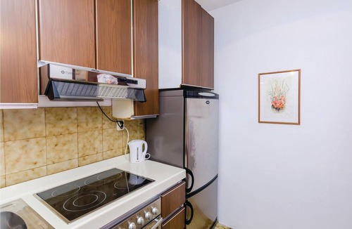 Lapad Apartment | This practically furnished apartment has an ideal location near the beach and the promenade, where y