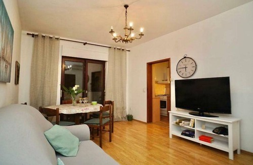 Seget Vranjica Apartment | Three Bedroom Apartment with Terrace