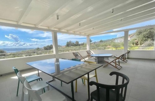 Rudine Apartment | Three bedroom apartment with terrace and sea view Kaštel Novi, Kaštela (A-21079-a)