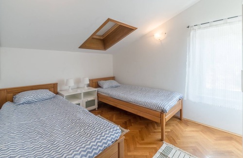 Baric Draga Apartment | Three bedroom apartment near beach Barić Draga, Karlobag (A-15583-b)