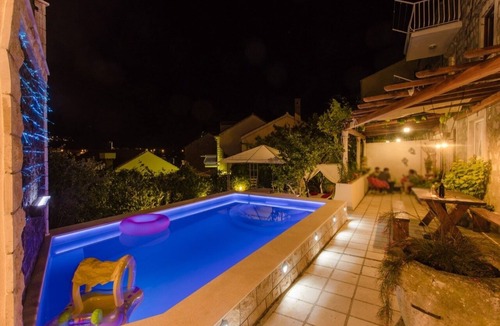 Sustjepan Apartment | Three bedroom apartment near beach Sustjepan, Dubrovnik (A-17308-a)