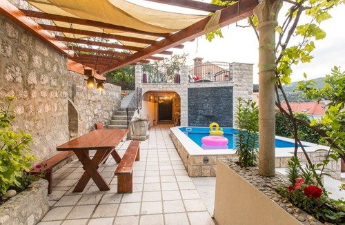 Sustjepan Apartment | Three bedroom apartment near beach Sustjepan, Dubrovnik (A-17308-a)