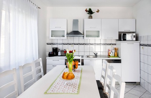 Podstrana Apartment | Three bedroom apartment with a swimming pool Podstrana, Split (A-13393-a)
