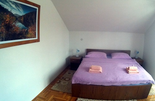 Irinovac Apartment | Three bedroom apartment with balcony Irinovac, Plitvice (A-17376-b)
