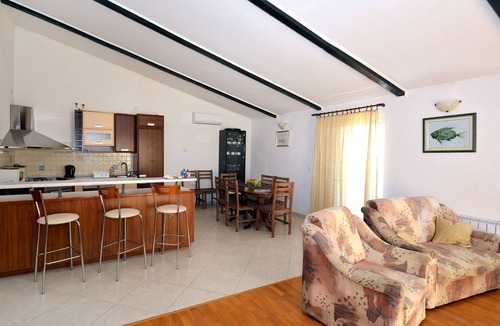 Jesenice Apartment | Three bedroom apartment with terrace and sea view Suhi Potok, Omiš (A-11401-a)