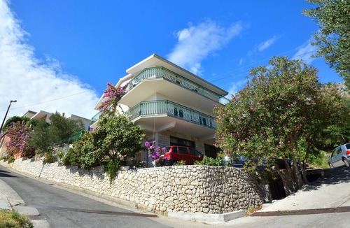Jesenice Apartment | Three bedroom apartment with terrace and sea view Suhi Potok, Omiš (A-11401-a)