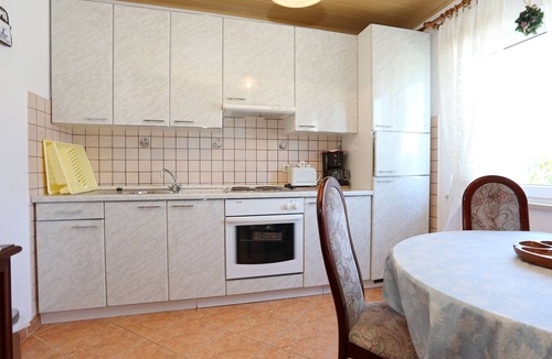 Lumbarda Apartment | Three bedroom apartment near beach Lumbarda, Korčula (A-4442-a)