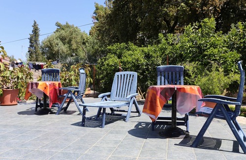 Lumbarda Apartment | Three bedroom apartment near beach Lumbarda, Korčula (A-4442-a)