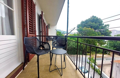 Ratac Apartment | Three bedroom apartment with balcony Makarska (A-6717-a)