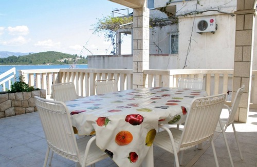 Lumbarda Apartment | Three bedroom apartment near beach Korčula (A-4407-a)