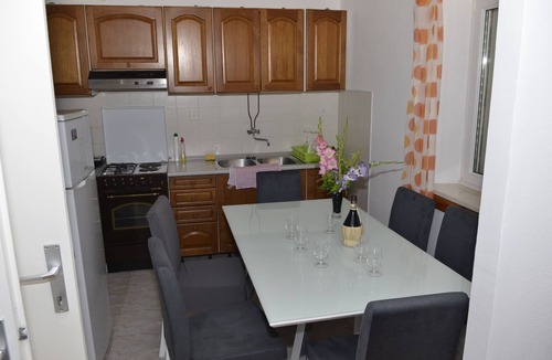 Viganj Apartment | Three bedroom apartment near beach Viganj, Pelješac (A-634-a)