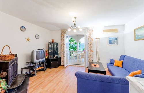 Mastrinka Apartment | Three bedroom apartment with a swimming pool Mastrinka, Čiovo (A-22372-a)
