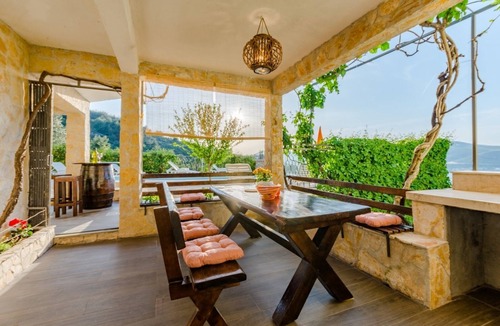 Mastrinka Apartment | Three bedroom apartment with a swimming pool Mastrinka, Čiovo (A-22372-a)