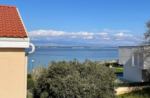 Susica Apartment | Three bedroom apartment near beach Sušica, Ugljan (A-21389-a)
