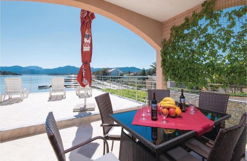 Sreser Apartment | Three-Bedroom Apartment in Sreser