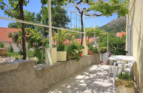 Trsteno Apartment | Three bedroom apartment with terrace Trsteno, Dubrovnik (A-9015-a)