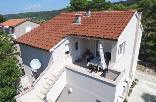 Mundanije Apartment | Three bedroom apartment with terrace Mundanije, Rab (A-22552-a)