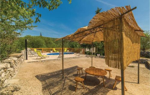Lecevica House | Three-Bedroom Holiday Home In Lecevica