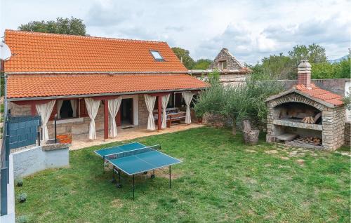 Puljane House | Three-Bedroom Holiday Home In Oklaj