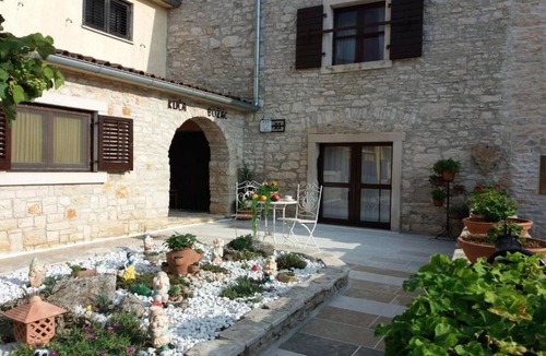 Vodnjan House | Three Bedroom Holiday Home with Private Pool