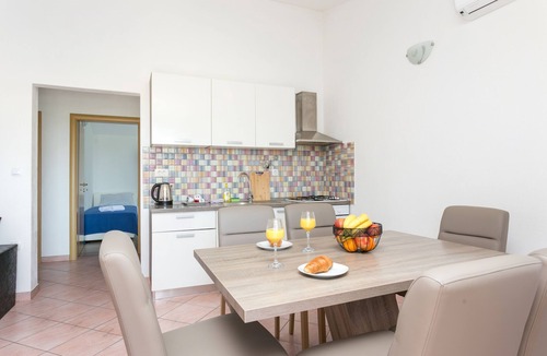Kastel Stafilic Apartment | Three bedroom apartment with terrace and sea view Kaštel Štafilić, Kaštela (A-20843-a)