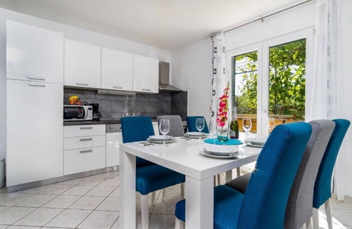 Primorski Dolac House | Three Bedroom Holiday Home with Private Pool