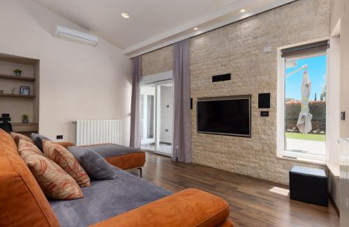 Vrvari Apartment | Toni & Julija