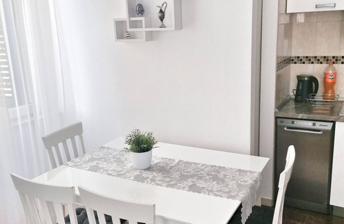 Bacvice Apartment | Top location (150 m- Bacvice, 400 m-Diocletian’s Palace, 5-minute walk to ferry)