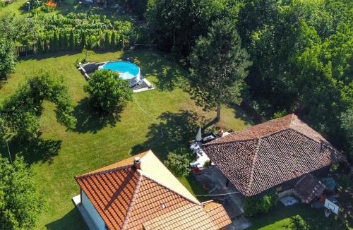 Mladenovac House | Topola vikendica