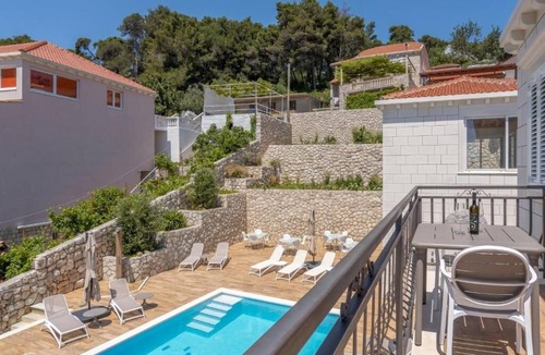 Saplunara Apartment | Touch of Infinity TOP FLOOR - studio apartment with sea view