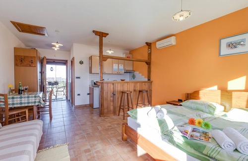Koper Apartment | Tourist Farm Tonin - Apartment 1, Šmarje, Slovenia