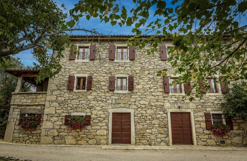 Buzet Villa | Traditional Istrian stone house with large pool