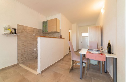 Rudine Apartment | Tranquil and Stylish Apartment Kastel Novi - Studio Apartment with Garden