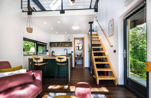 Slunj Apartment | Tree Elements