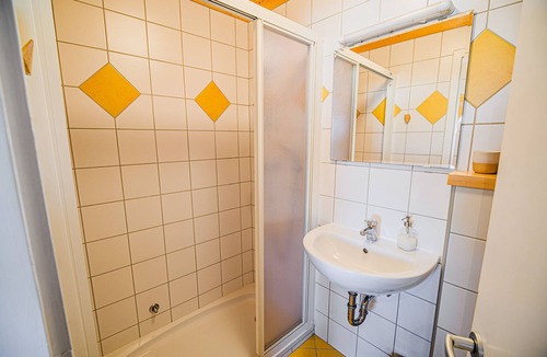 Cerknica House | Triple Room with Balcony & Breakfast at Ančkin kot