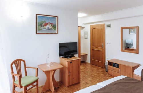 Zrece House | Triple Room with Balcony 3