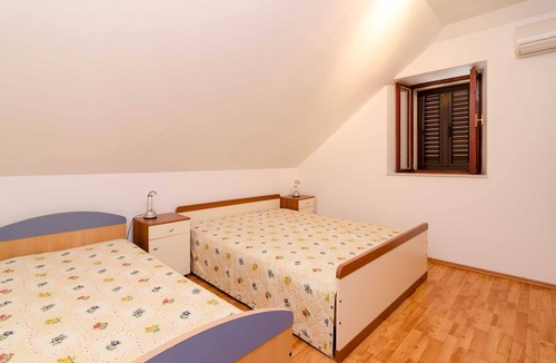 Trsteno Apartment | Triple room with private external bathroom - Rooms Mozara