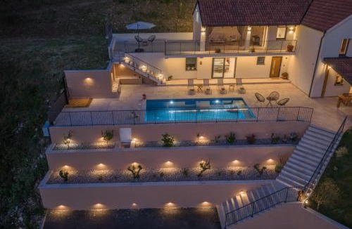 Citluk Villa | Twin Lakes Residence