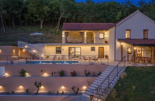 Citluk Villa | Twin Lakes Residence