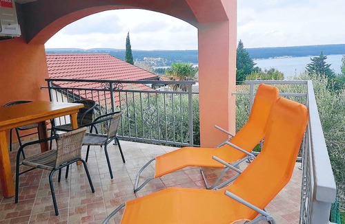 Gornji Karin Apartment | Two bedroom apartment with terrace and sea view Karin Gornji, Novigrad (A-18387-c)