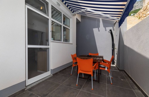 Celina Apartment | Two bedroom apartment near beach Zavode, Omiš (A-1021-b)