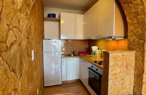 Businci Apartment | Two bedroom apartment with balcony and sea view Bušinci, Čiovo (A-25931-a)
