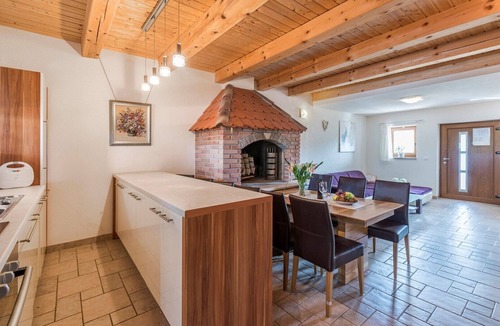 Kruncici Apartment | Two-Bedroom Apartment Zora