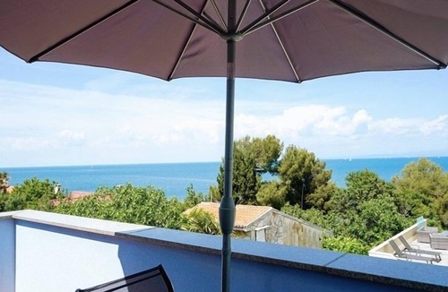 Crveni Vrh Apartment | Two bedroom apartment with balcony and sea view Crveni Vrh, Umag (A-27174-a)