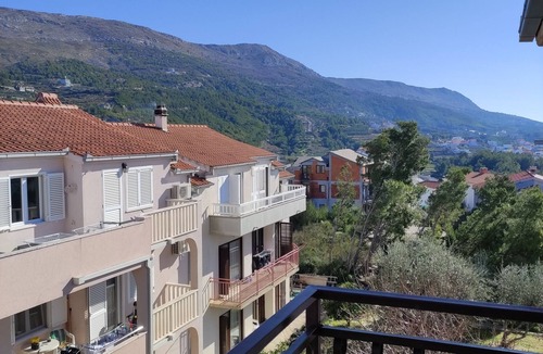 Podstrana Apartment | Two bedroom apartment with balcony and sea view Stobreč, Split (A-20510-b)