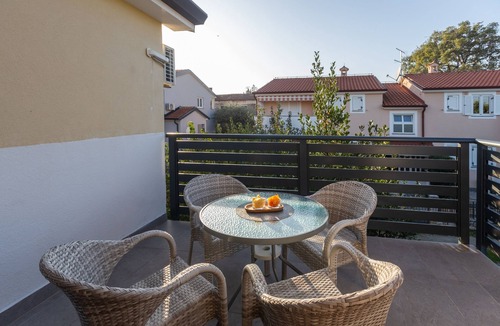 Basanija Apartment | Two bedroom apartment with terrace Bašanija, Umag (A-21418-b)