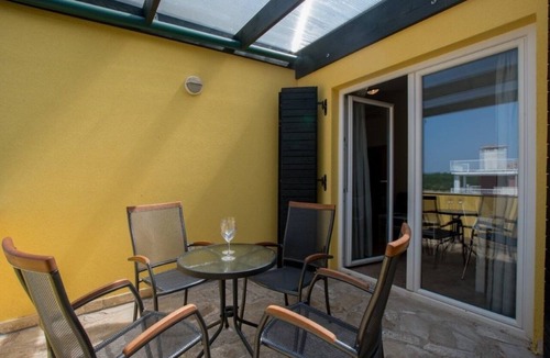 Basanija Apartment | Two bedroom apartment with balcony Bašanija, Umag (A-27429-q)