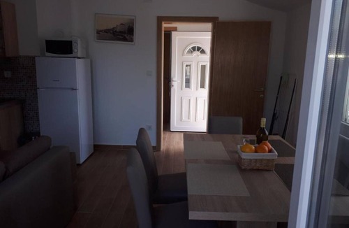 Karlobag Apartment | Two Bedroom Apartment with Balcony and Garden View